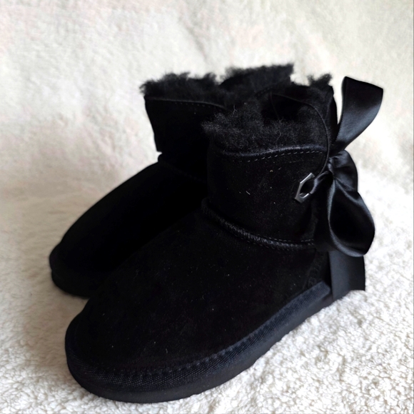 NWT Pawz by Bearpaw Girls Amelia II Suede Ankle winter Boots, size